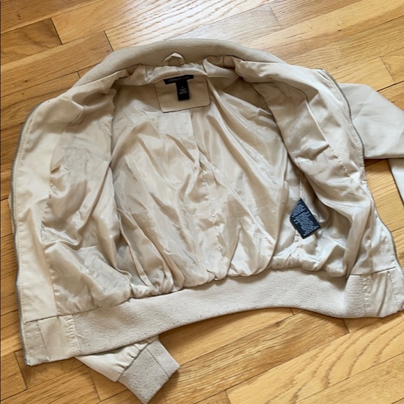 Jacket - Beige - Small - Preowned - Picture 3 of 4